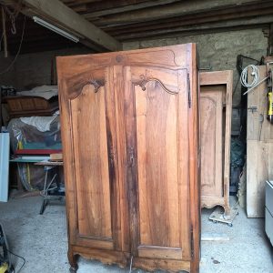 L’armoire en Bois et Métal