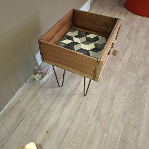 La Petite Table Tiroir